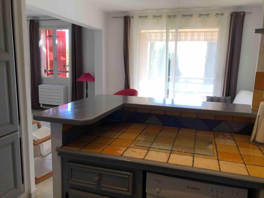Appartement 60M2 - 2 Chambres A Une Minute Des Plages, Parking Prive Соссе-ле-Пен Екстер'єр фото